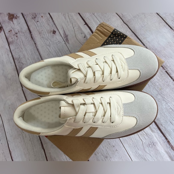 Basic Sneaker‎ - Picture 6 of 8